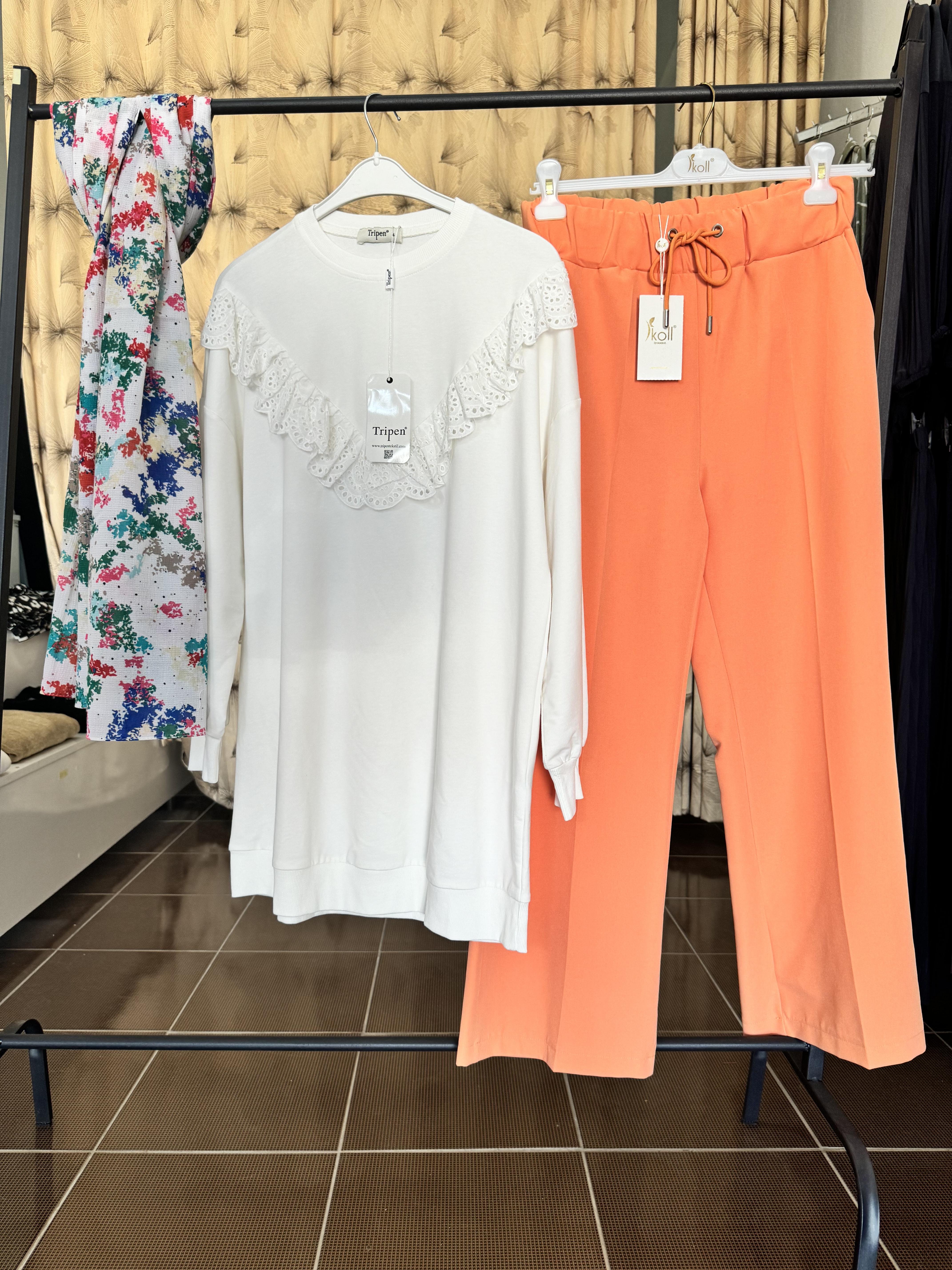 Üçlü turuncu kombin